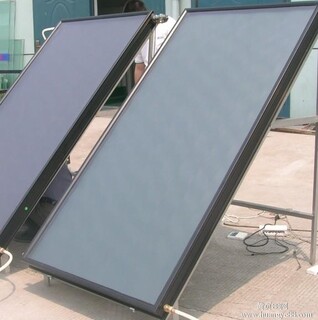 别墅平板太阳能热水器图片1