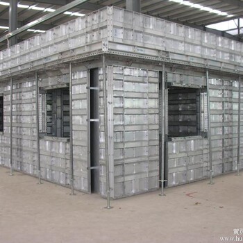 综合管廊铝模板施工