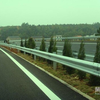 衢州波形护栏板生产厂家高速公路护栏板热镀锌公路防撞栏包安装